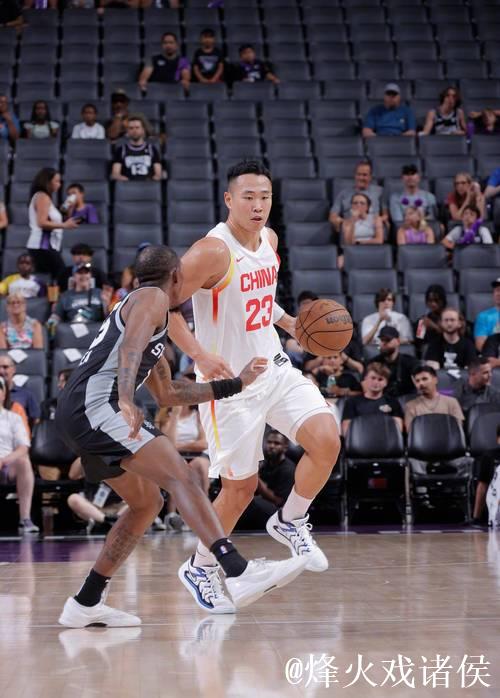 中国男篮结束NBA夏联征程 三场比赛输了104分